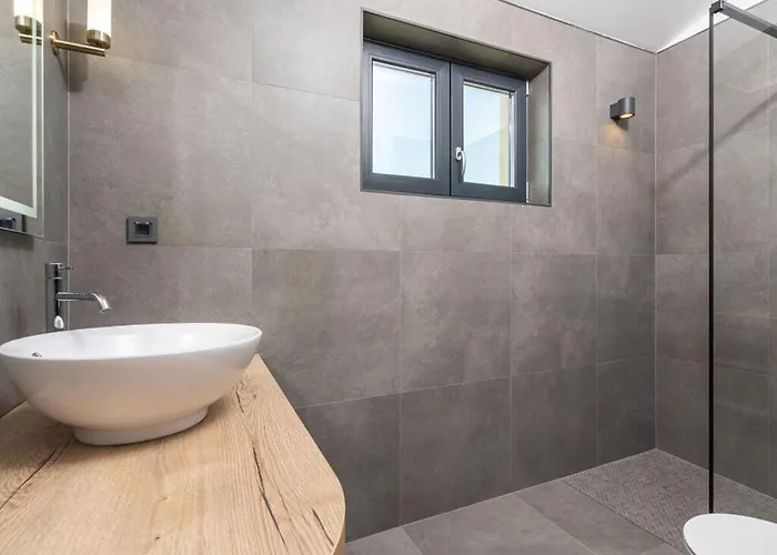 Tin Comfortable Villa *