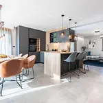 Tin Comfortable Brtonigla